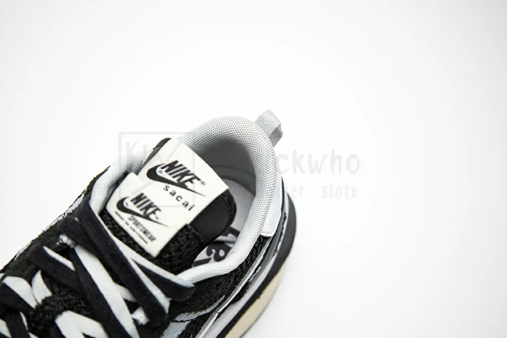 sacai x vaporwaffle