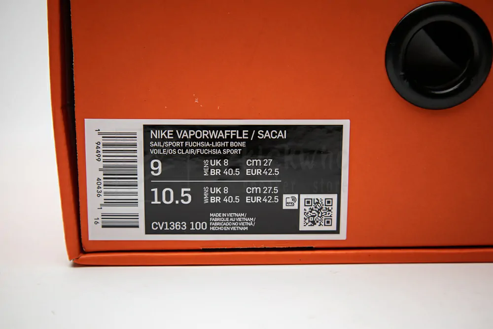 sacai x vaporwaffle