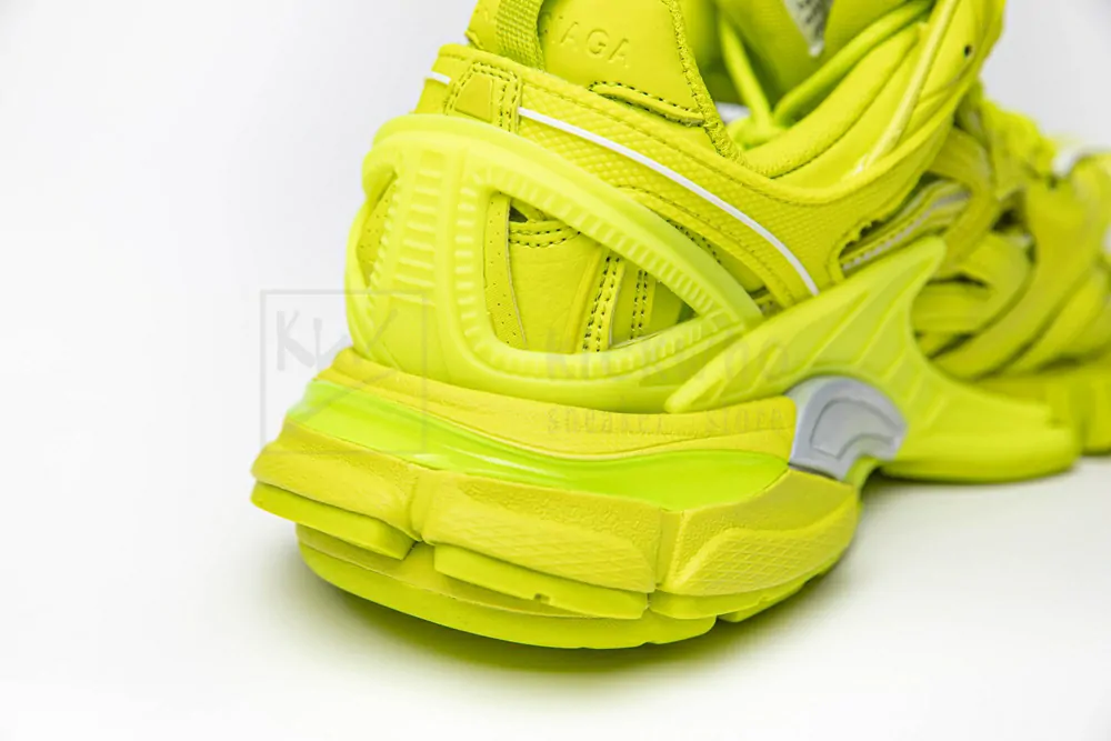 Ba*len*cia*ga wmns track.2 trainer yellow