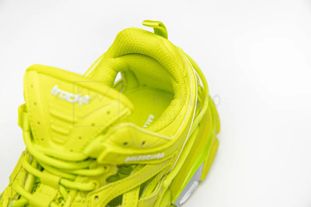 Ba*len*cia*ga wmns track.2 trainer yellow