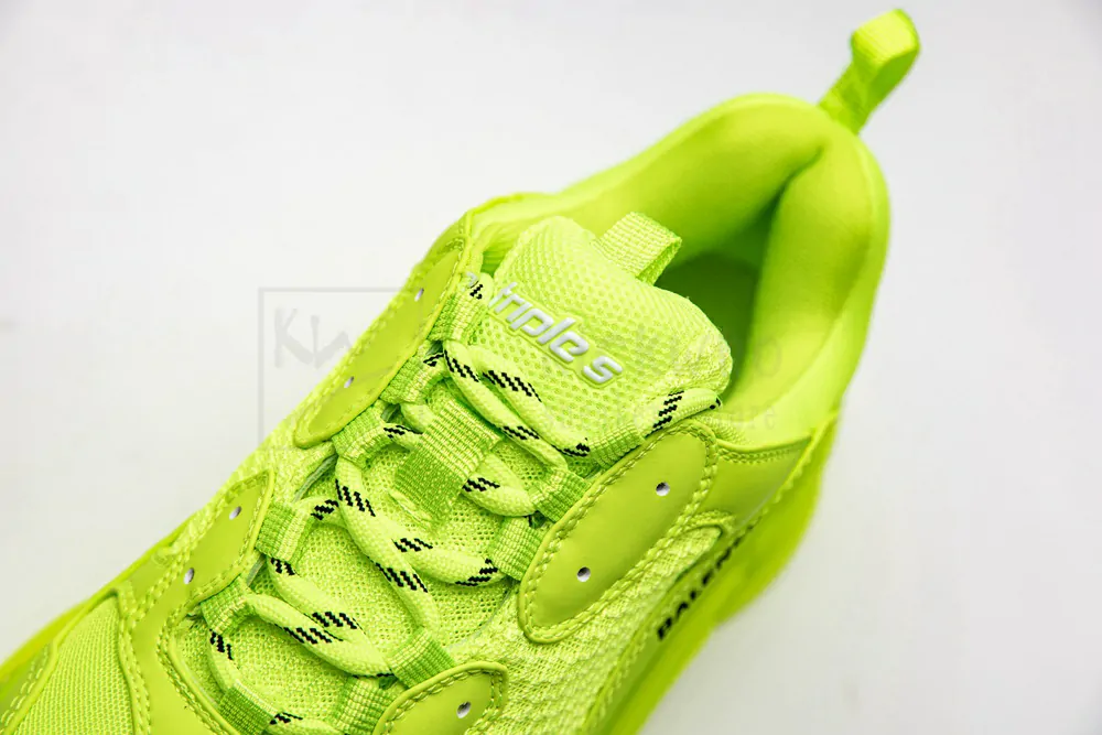 Ba*len*cia*ga triple s trainer