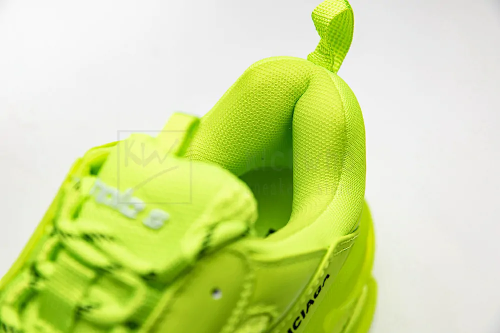 Ba*len*cia*ga triple s trainer