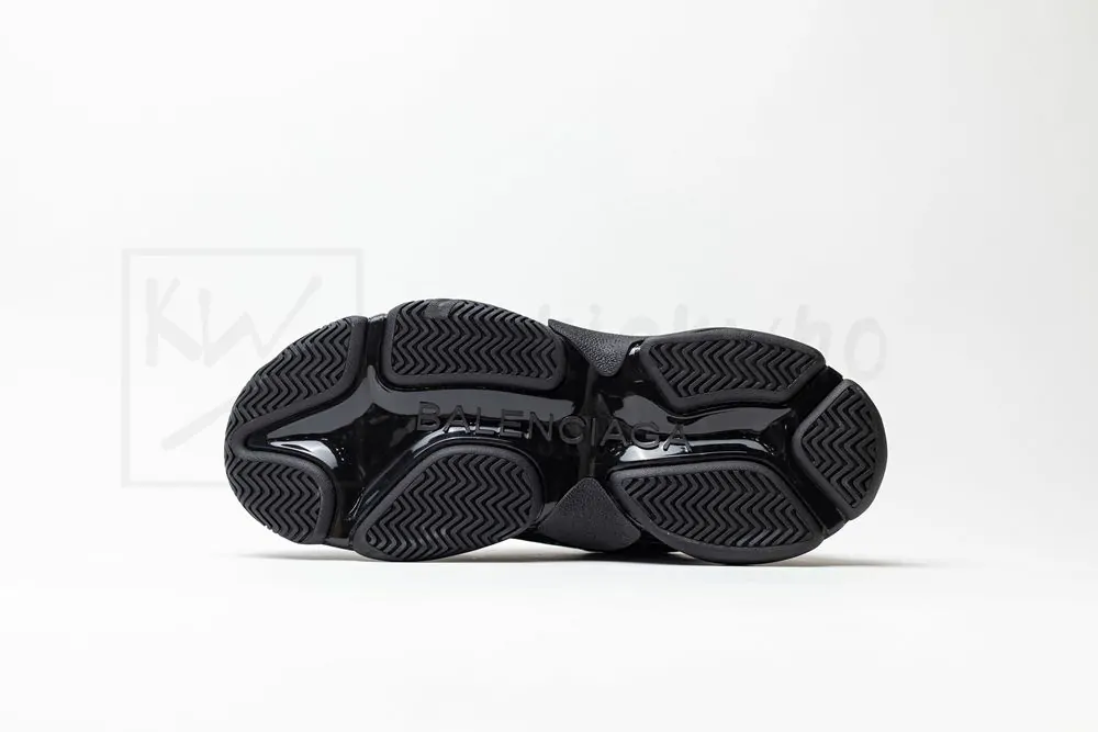 Ba*len*cia*ga triple s trainer