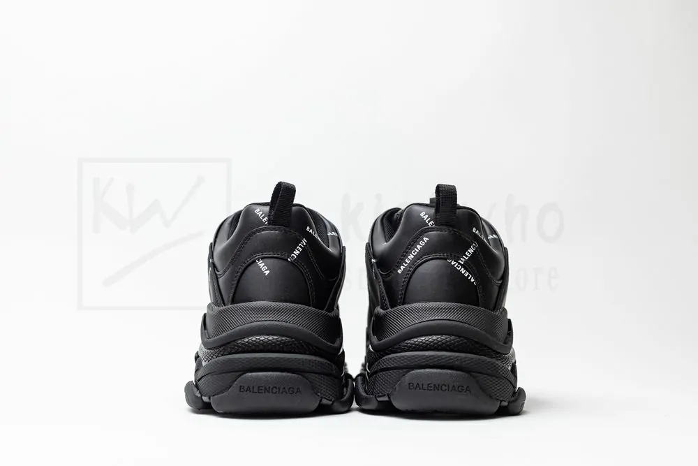 Ba*len*cia*ga triple s trainer