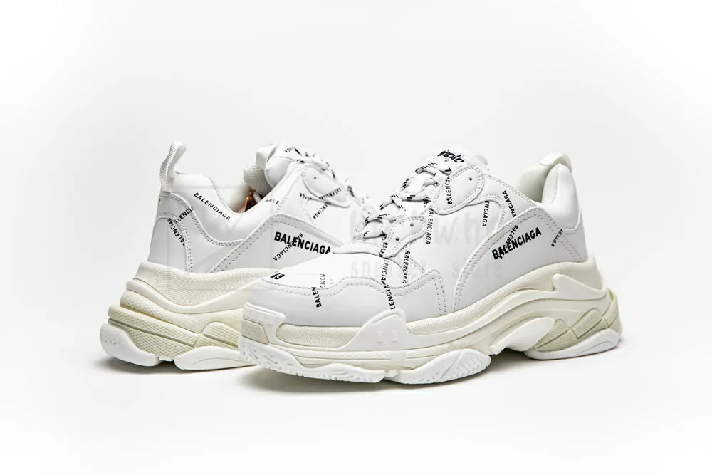 Ba*len*cia*ga triple s trainer