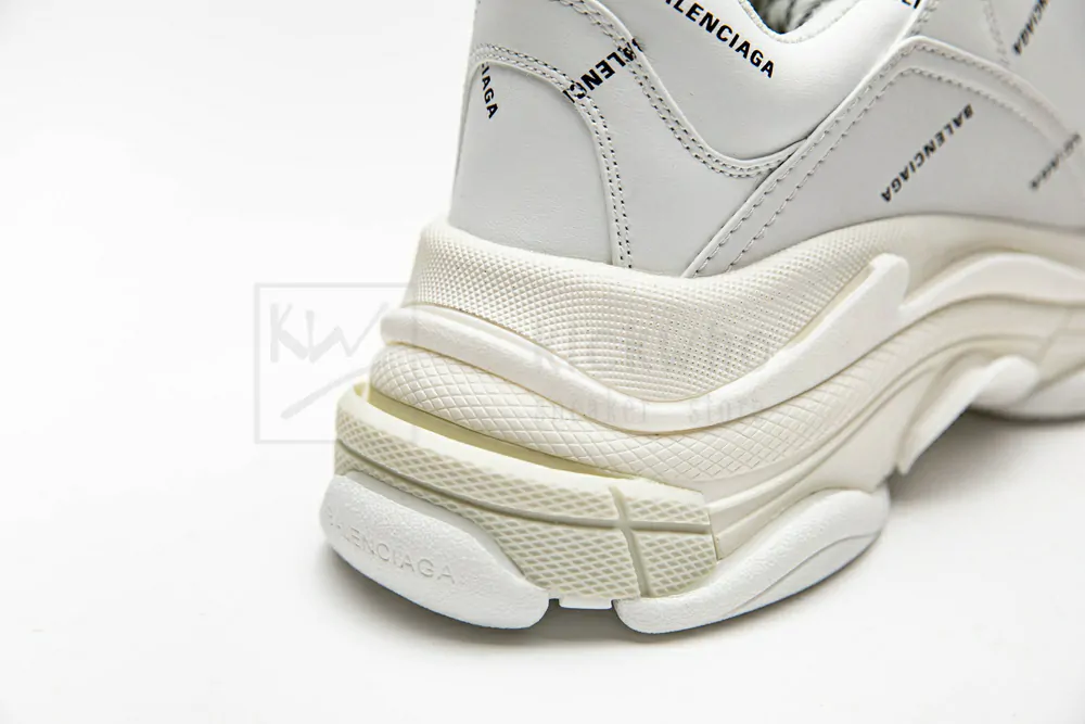 Ba*len*cia*ga triple s trainer
