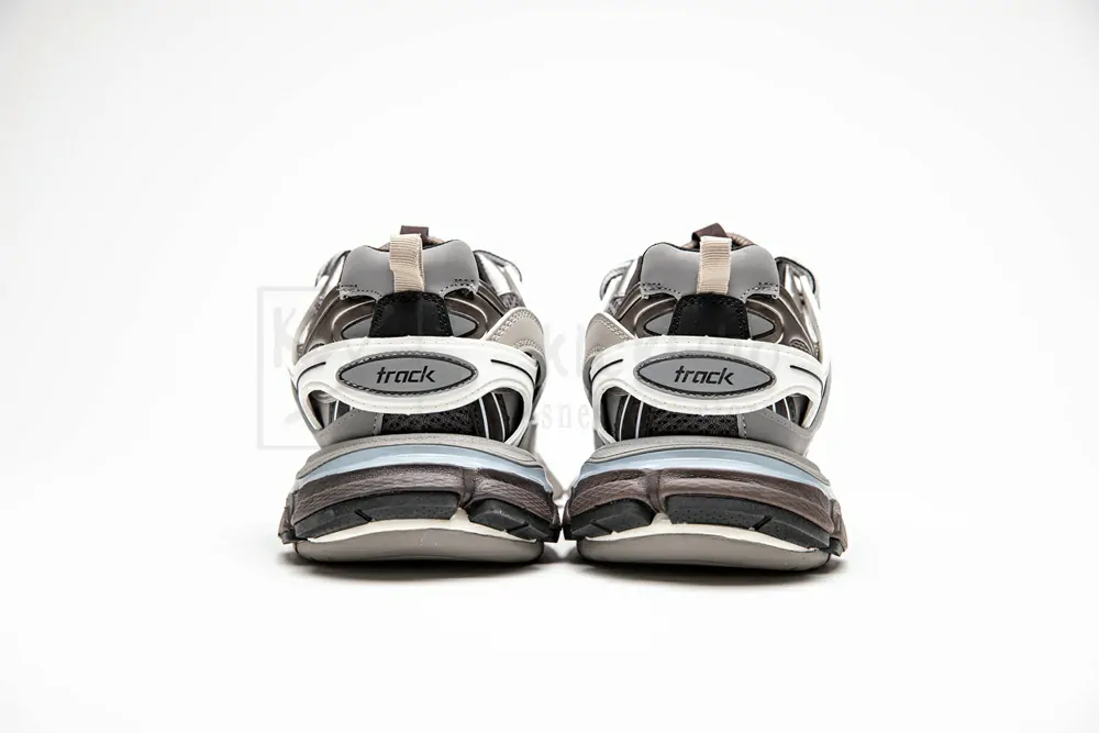 Ba*len*cia*ga track trainer