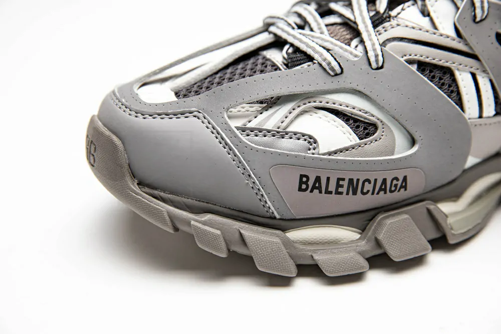 Ba*len*cia*ga track trainer