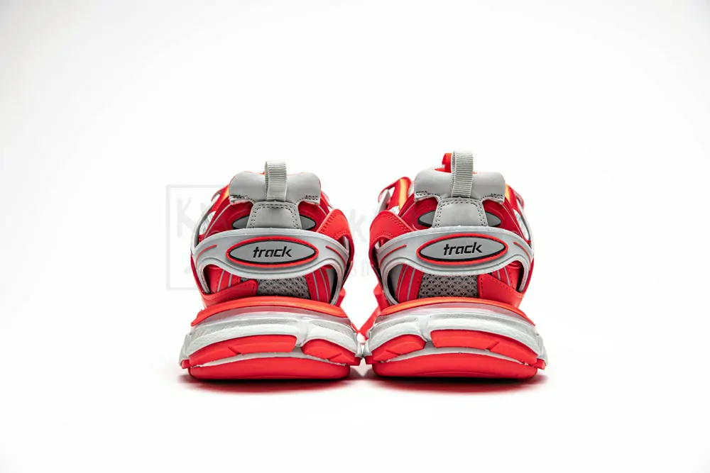 Ba*len*cia*ga track trainer