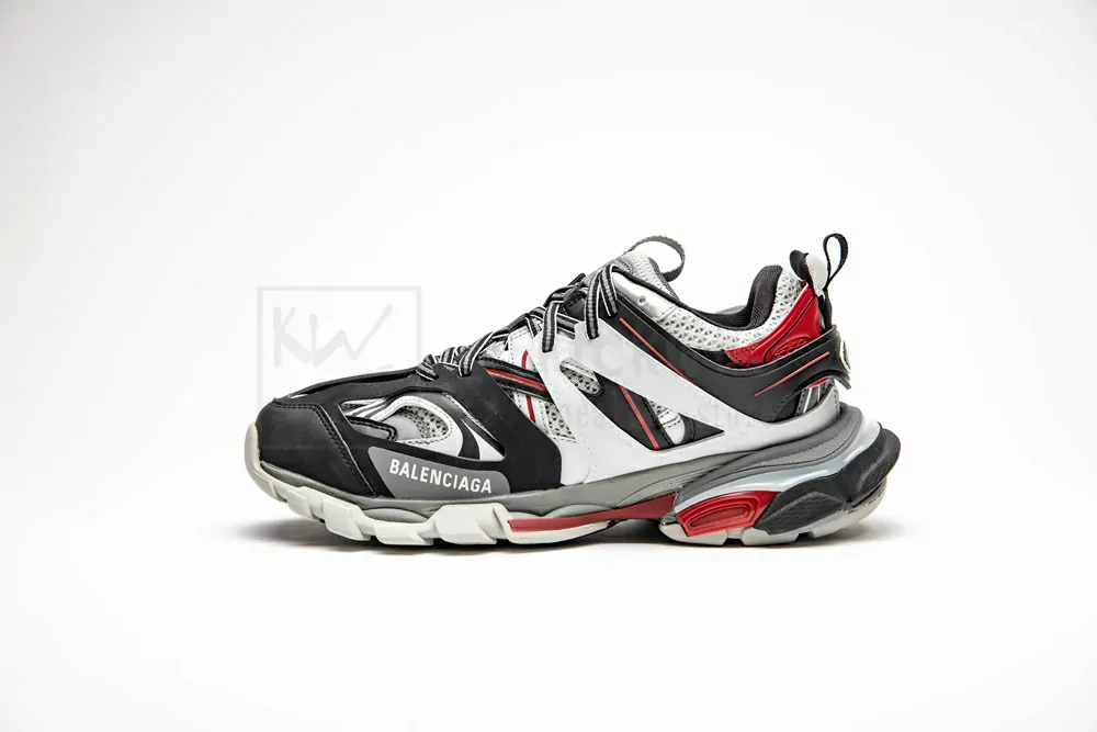 Ba*len*cia*ga track trainer