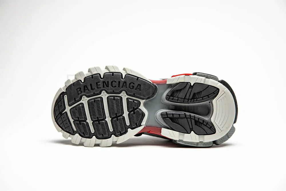 Ba*len*cia*ga track trainer