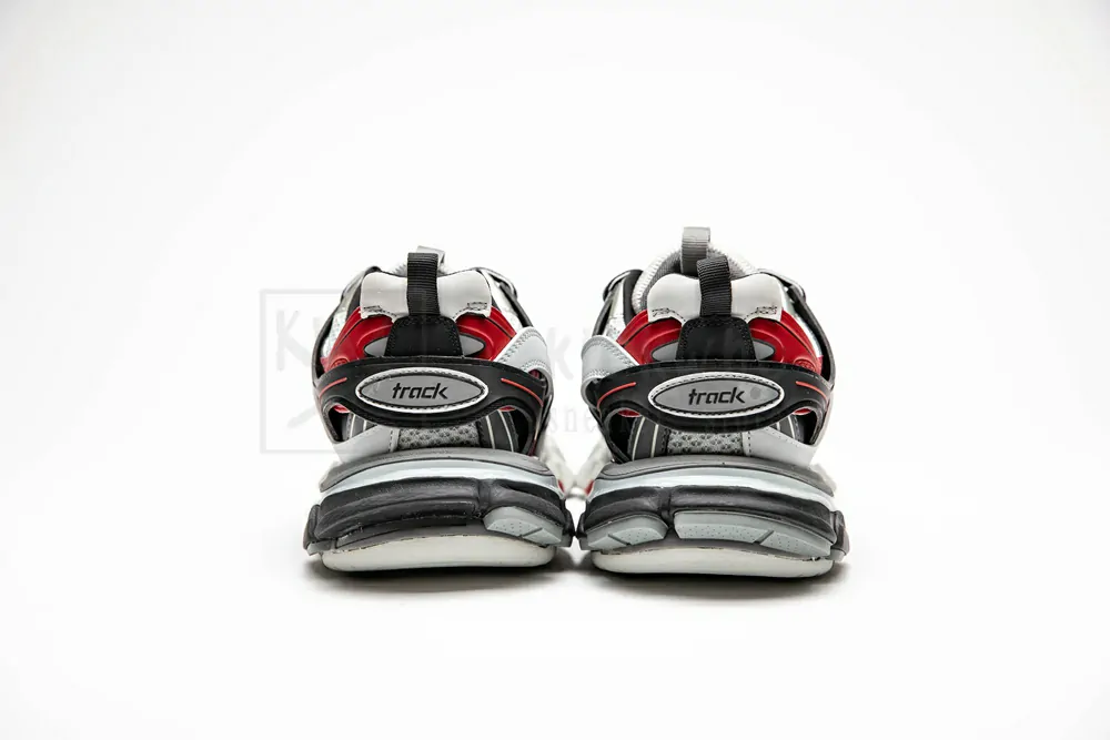 Ba*len*cia*ga track trainer