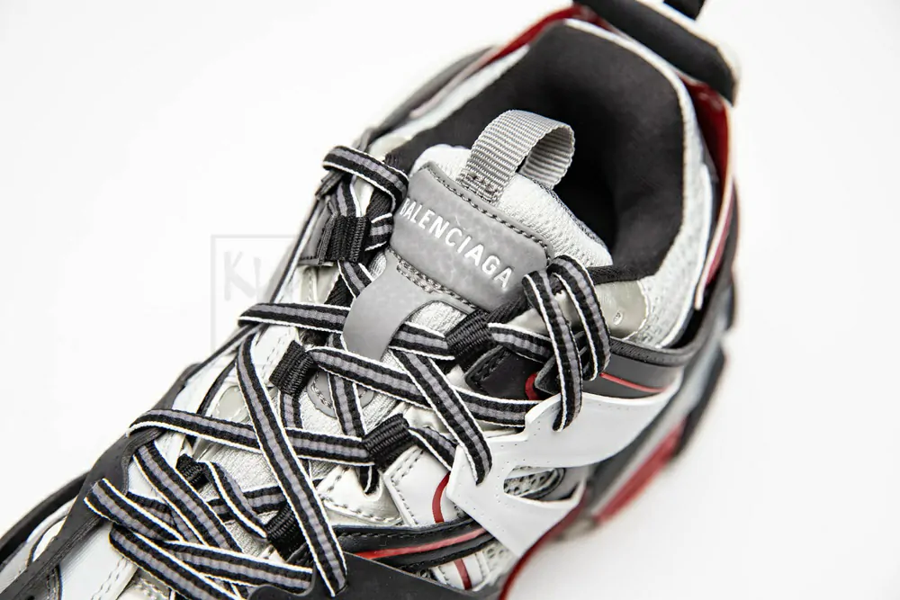Ba*len*cia*ga track trainer