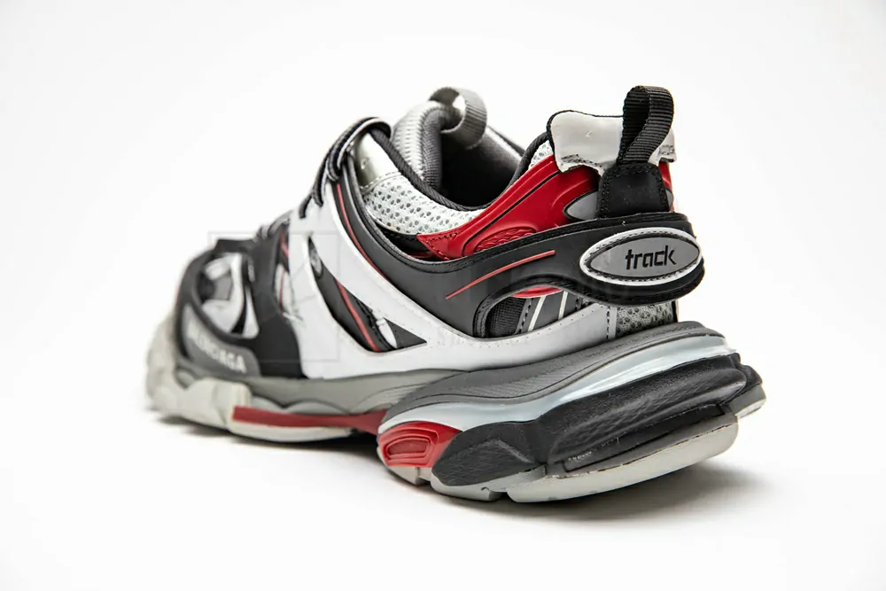 Ba*len*cia*ga track trainer