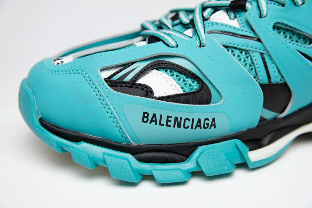 ba*len*cia*ga track trainer