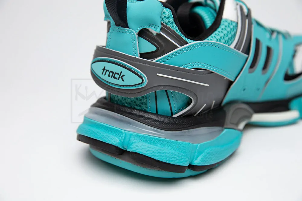 ba*len*cia*ga track trainer