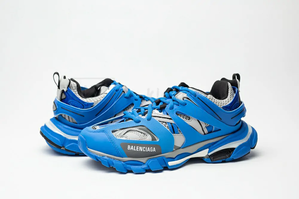 Ba*len*cia*ga track trainer