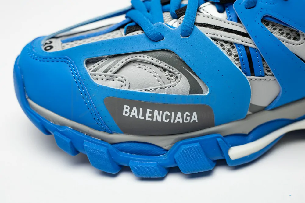 Ba*len*cia*ga track trainer
