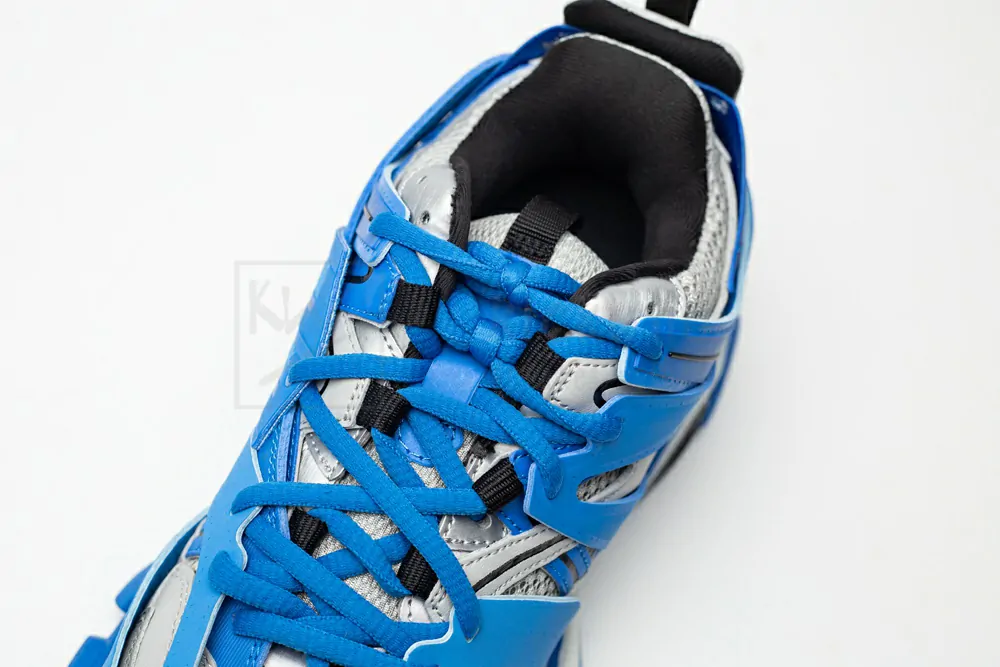 Ba*len*cia*ga track trainer