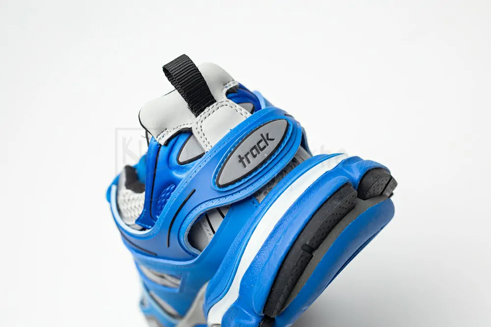 Ba*len*cia*ga track trainer