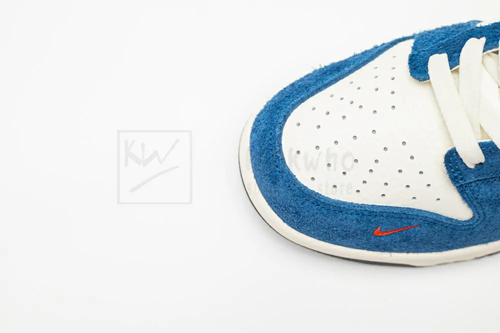 kasina x dunk low