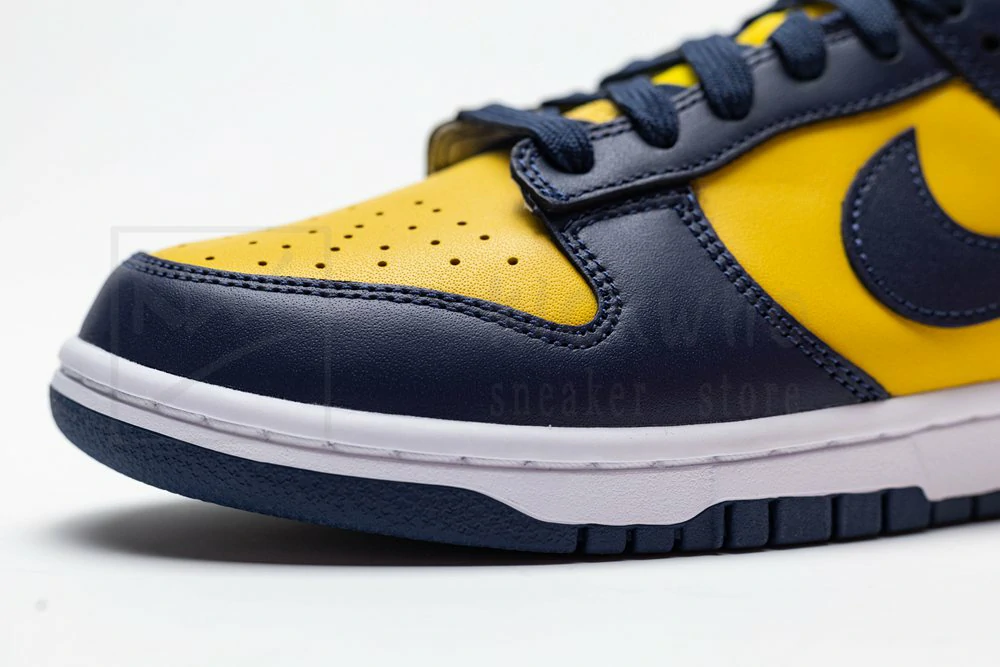 godkiller dunk low