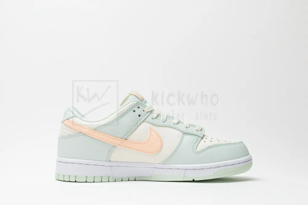 wmns dunk low