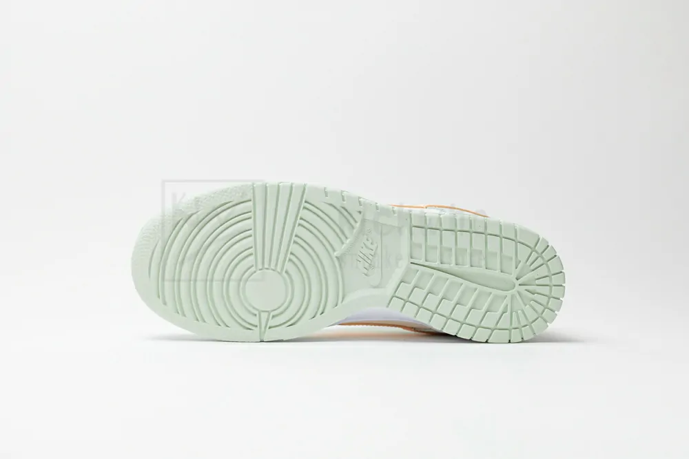 wmns dunk low