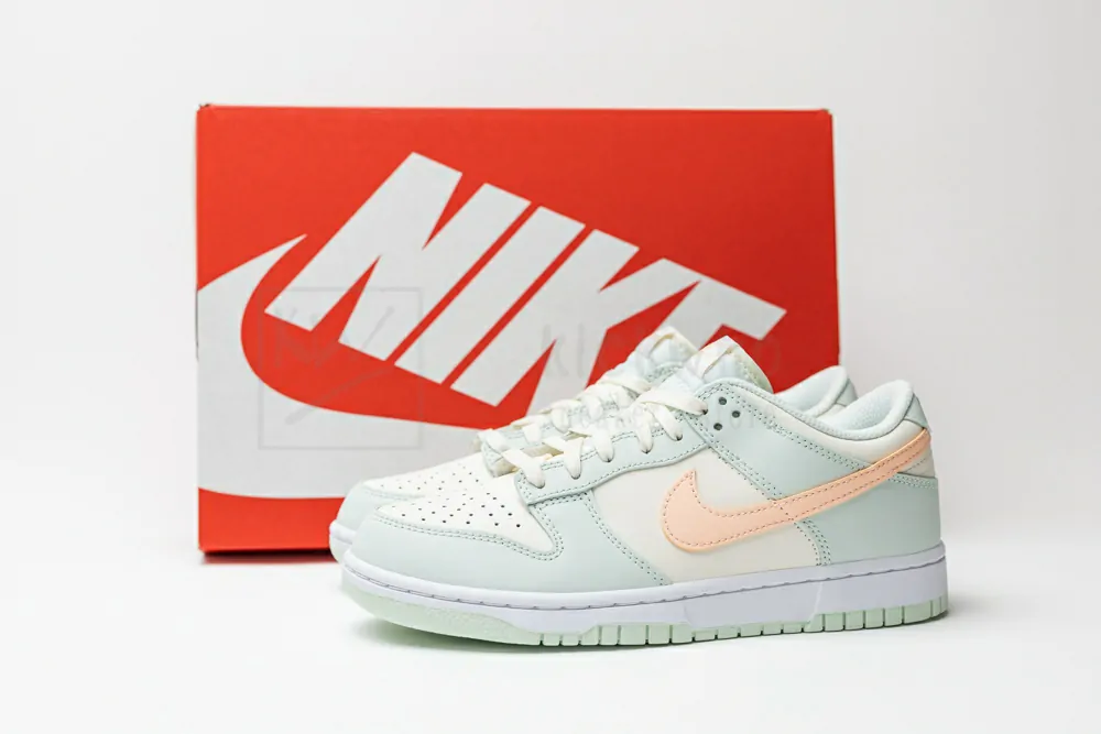 wmns dunk low