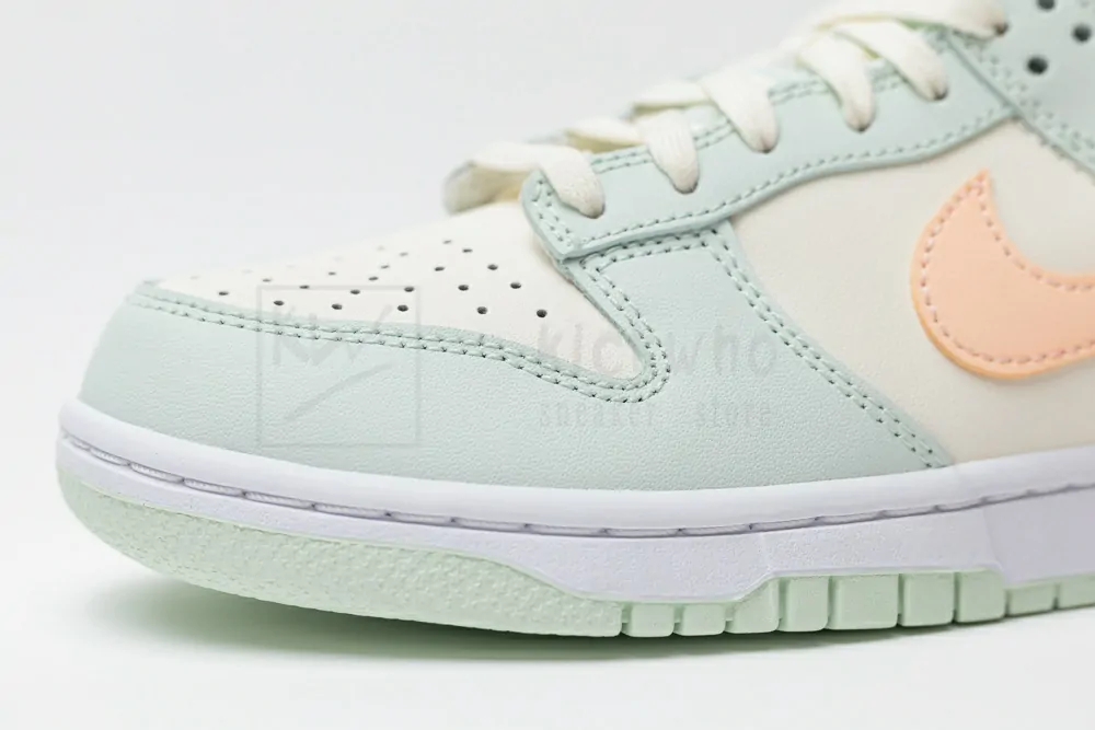 wmns dunk low