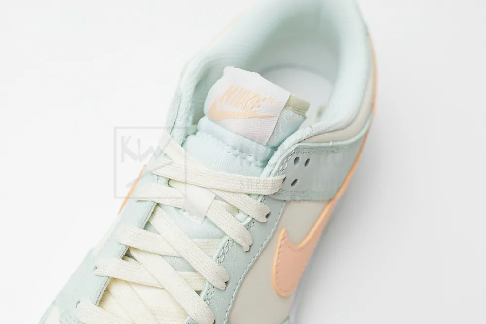 wmns dunk low