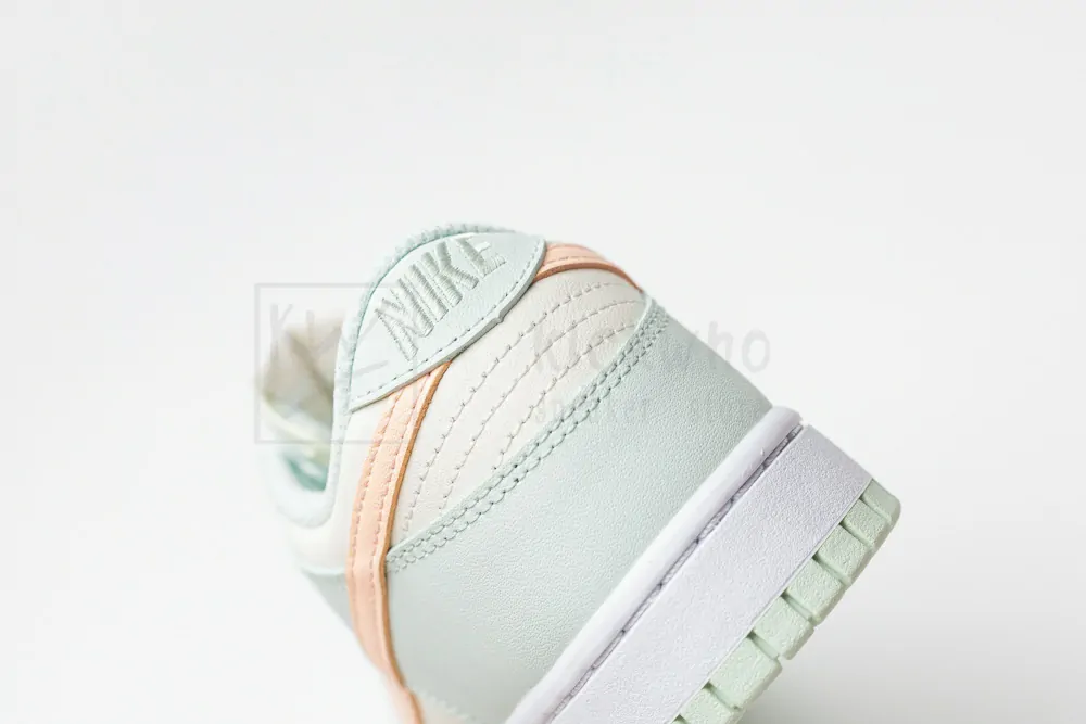 wmns dunk low