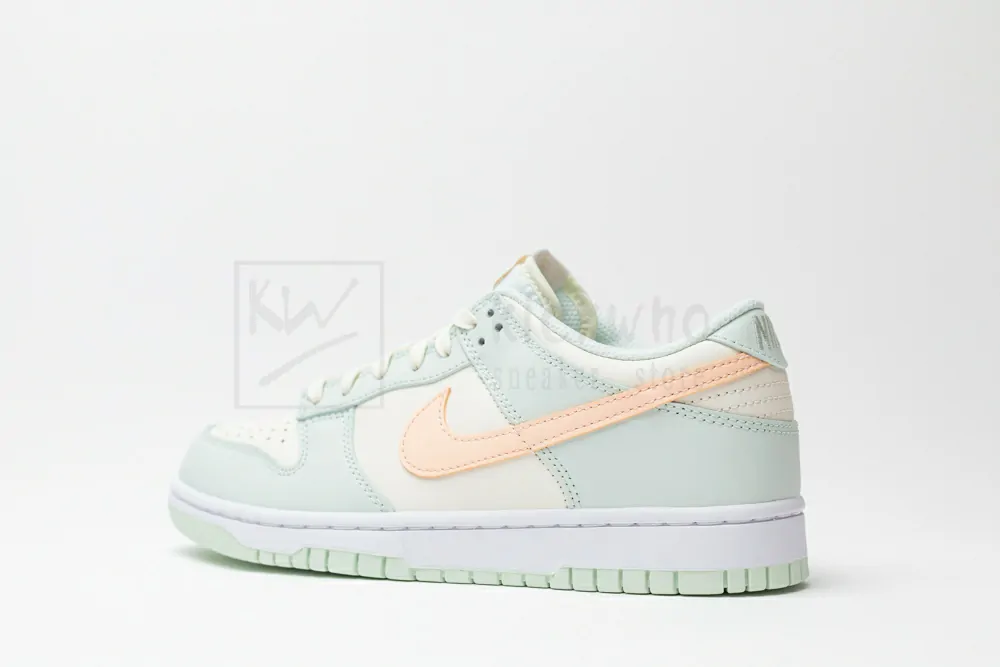 wmns dunk low