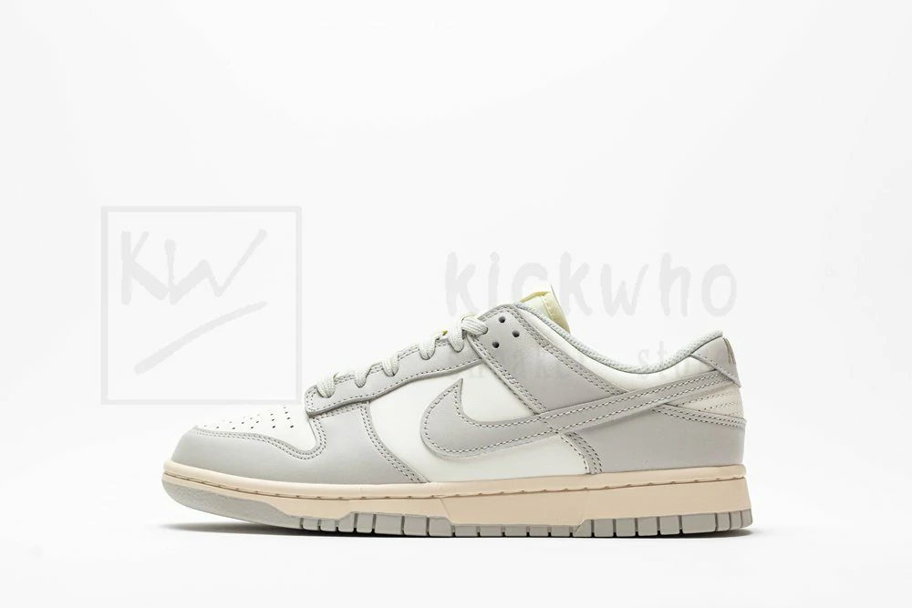 godkiller wmns dunk low