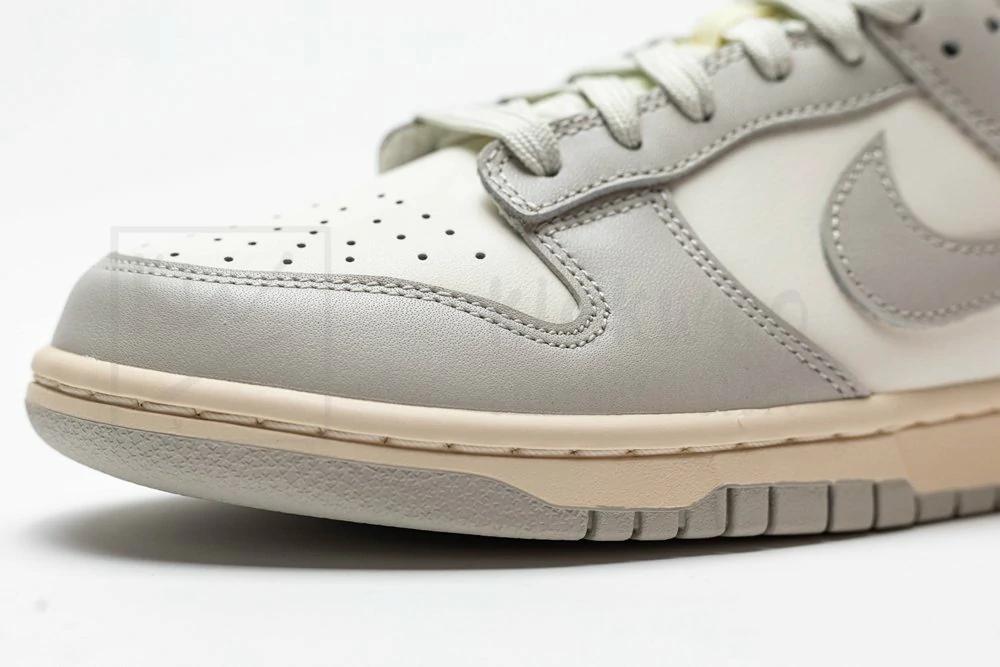 godkiller wmns dunk low