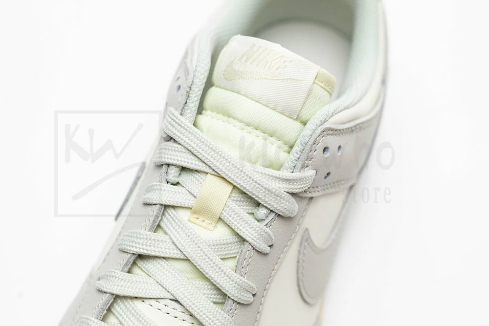 godkiller wmns dunk low
