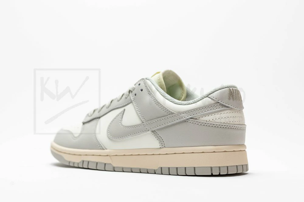 godkiller wmns dunk low