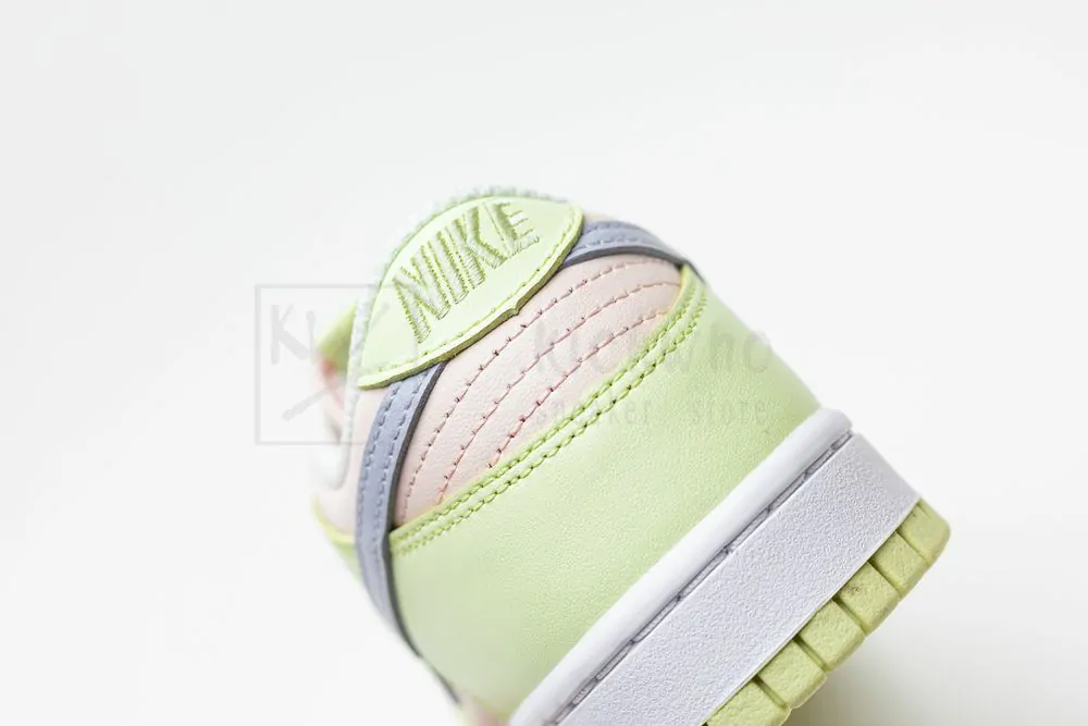 wmns dunk low