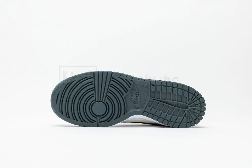 dunk low se