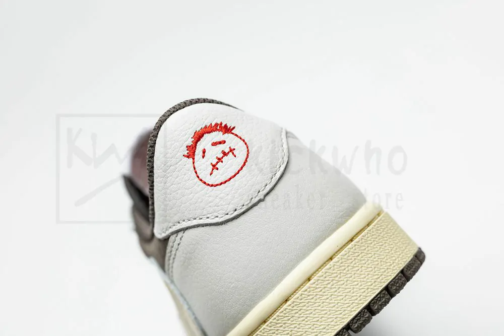 travis scott x air jordan 1 low og