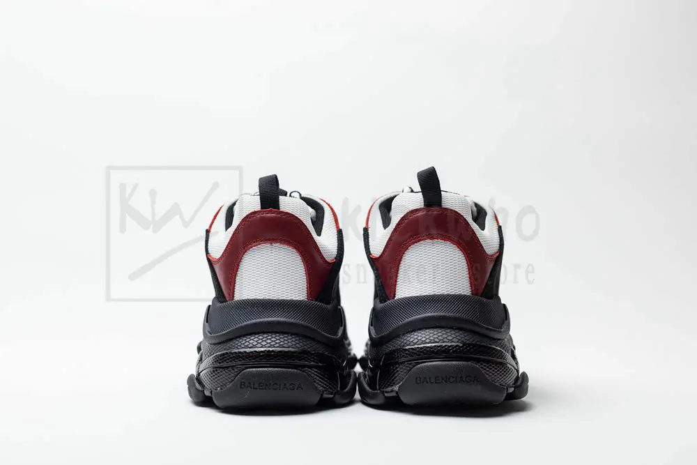 Ba*len*cia*ga triple s trainer
