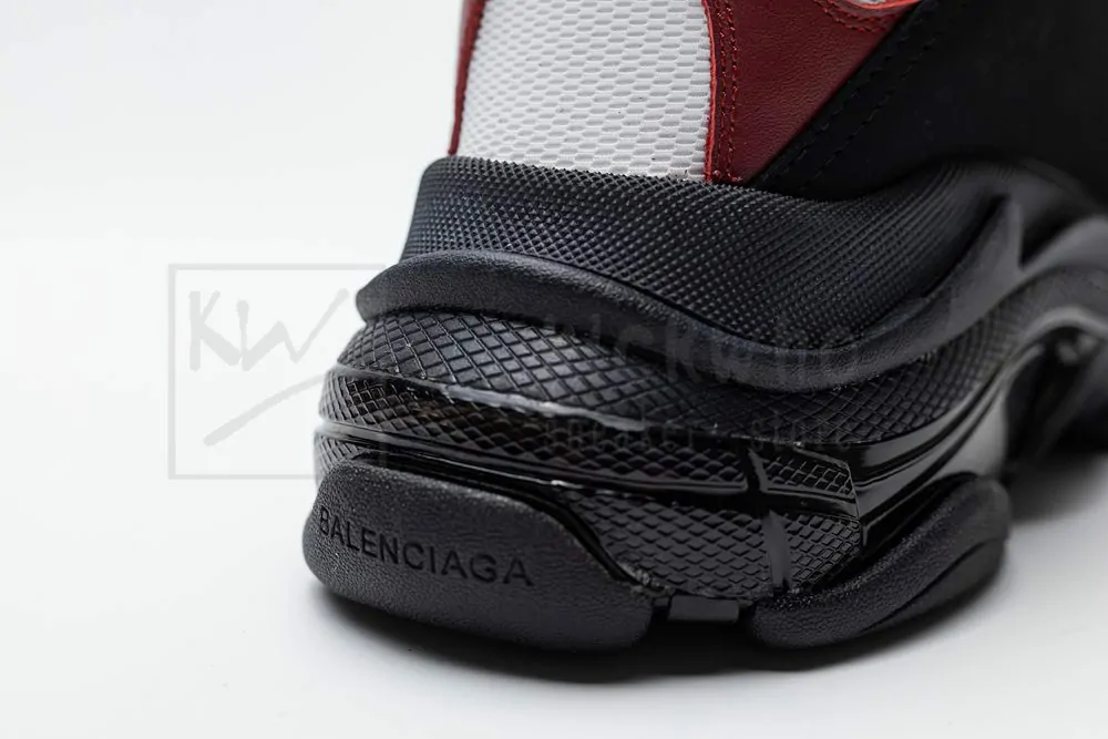 Ba*len*cia*ga triple s trainer