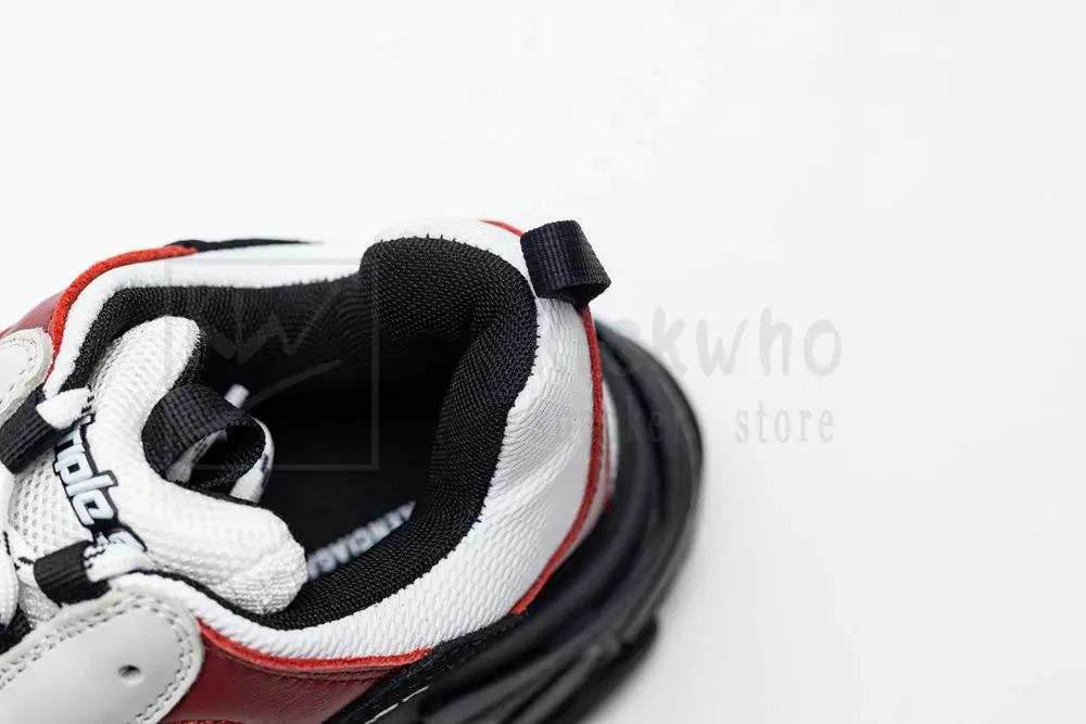 Ba*len*cia*ga triple s trainer