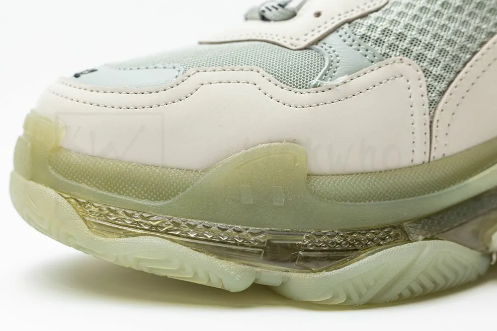 Ba*len*cia*ga wmns triple s