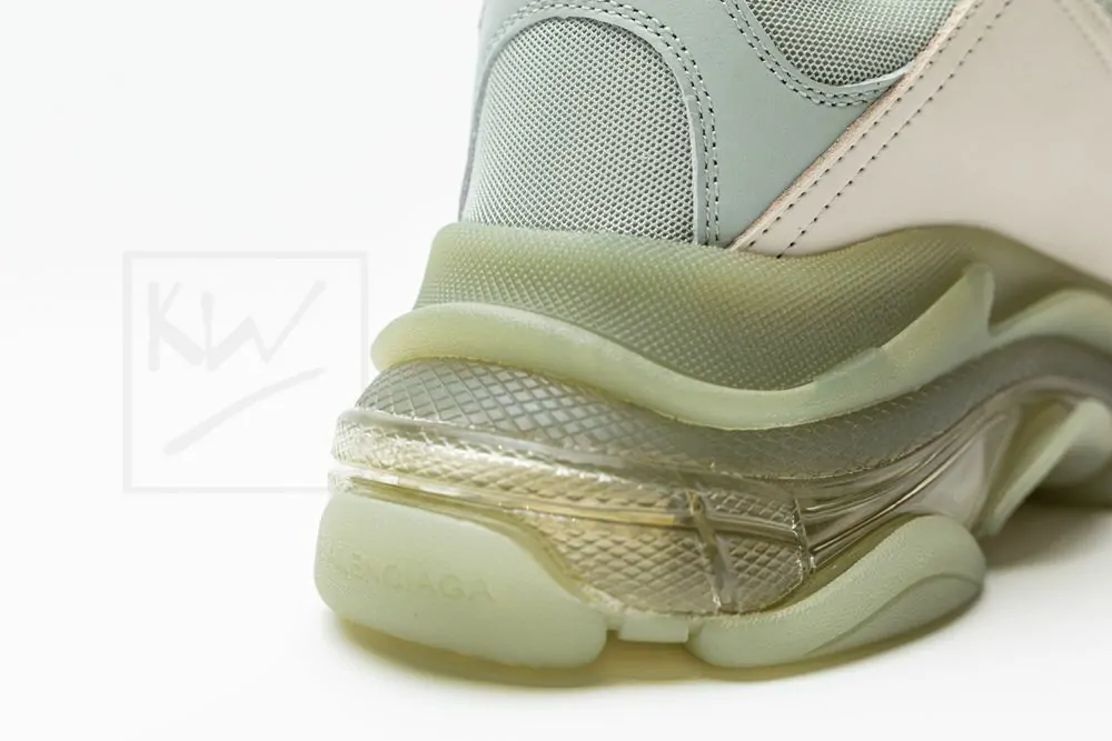 Ba*len*cia*ga wmns triple s