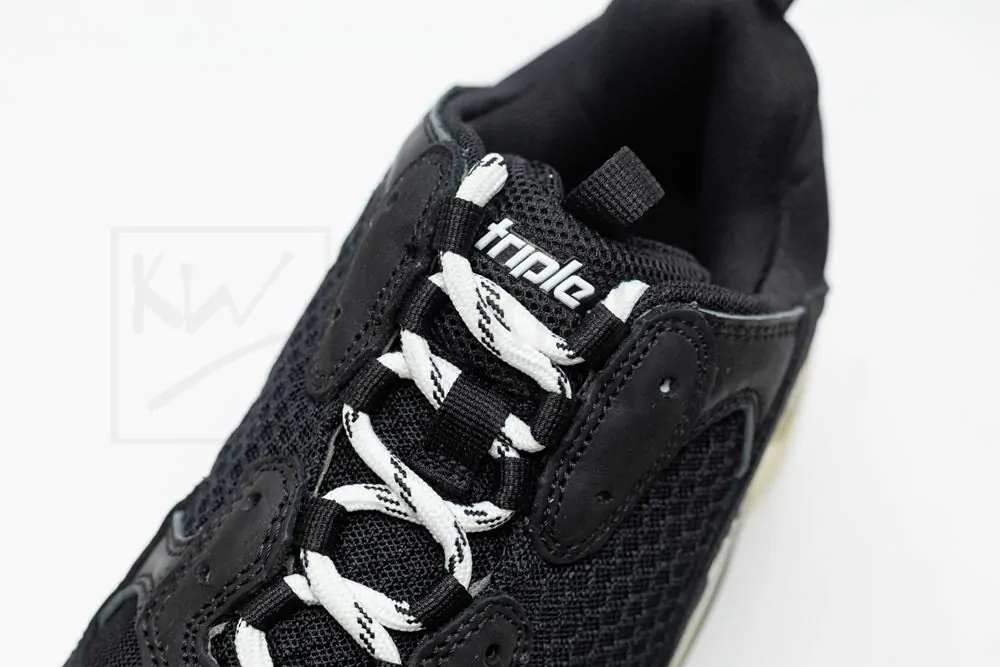 Ba*len*cia*ga wmns triple s sneaker