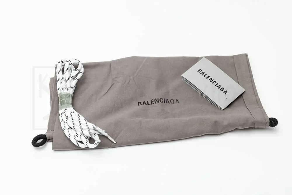 Ba*len*cia*ga wmns triple s sneaker