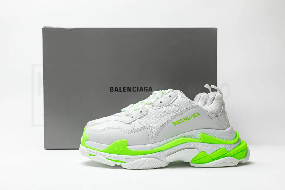 Ba*len*cia*ga wmns triple s sneaker
