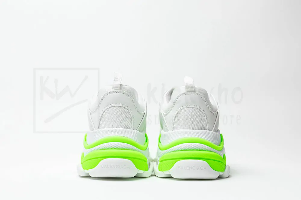 Ba*len*cia*ga wmns triple s sneaker