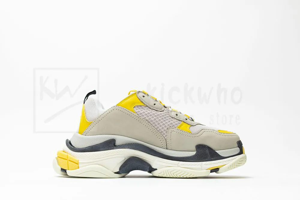 Ba*len*cia*ga wmns triple s trainer